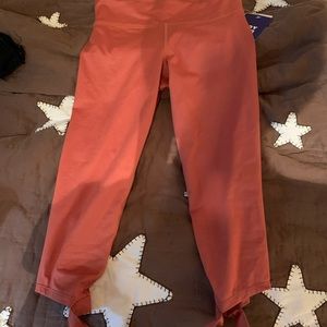 Cropped tie at the bottom leggings